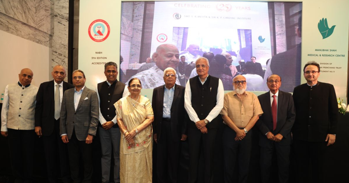 Smt S R Mehta and Sir K P Cardiac Institute (Kikabhai Hospital) celebrated Silver Jubilee with felicitation of 15 Doctors & Distinguished Persons